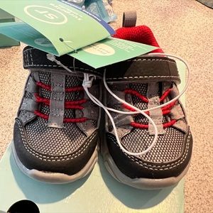 Stride, right sneakers